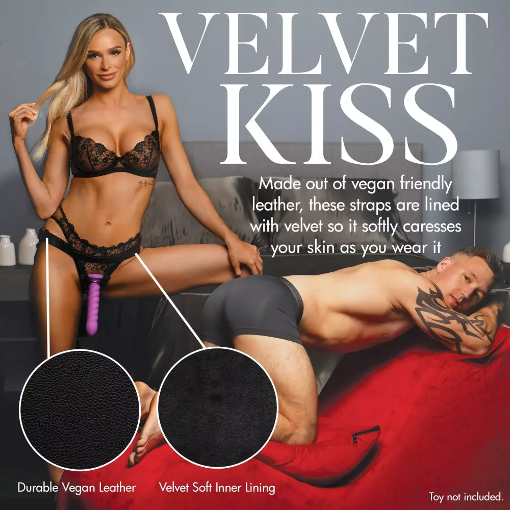 Bedroom Bliss Velvet Kiss Strap-On Harness In Black
